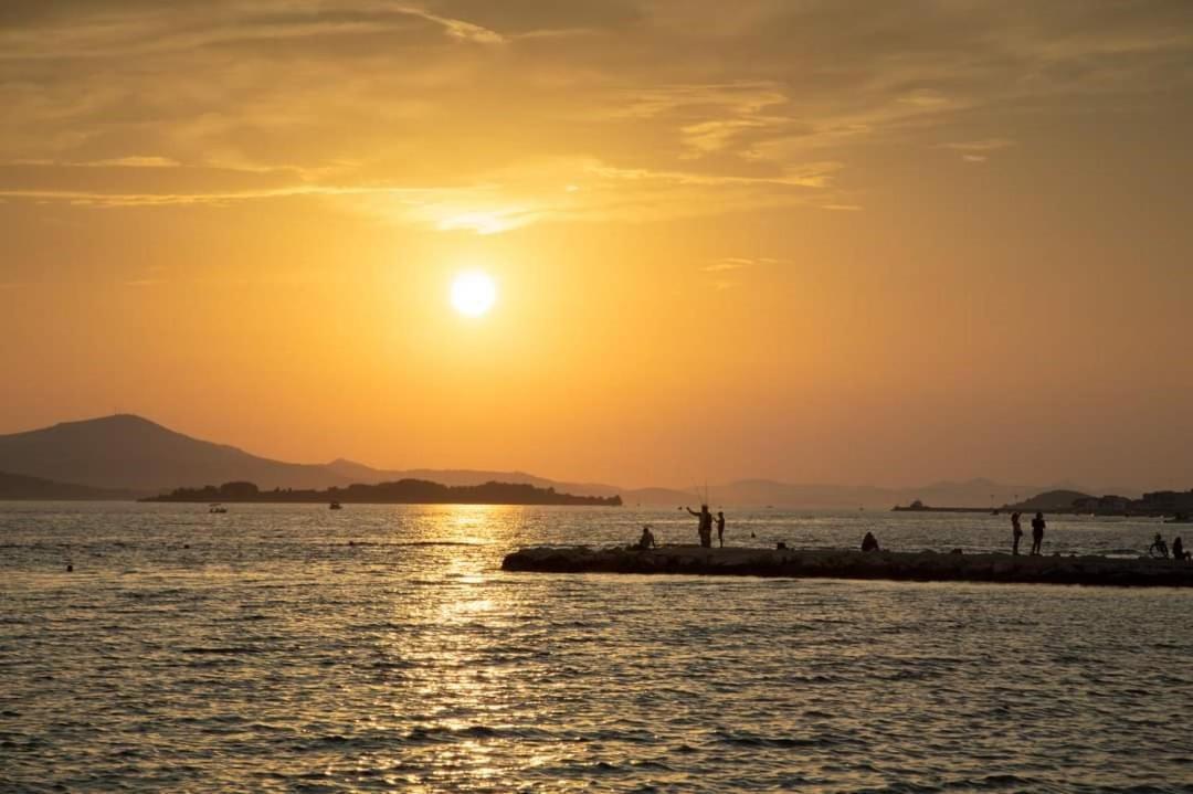 Seaside Apartments ตูรันญ์ ภายนอก รูปภาพ